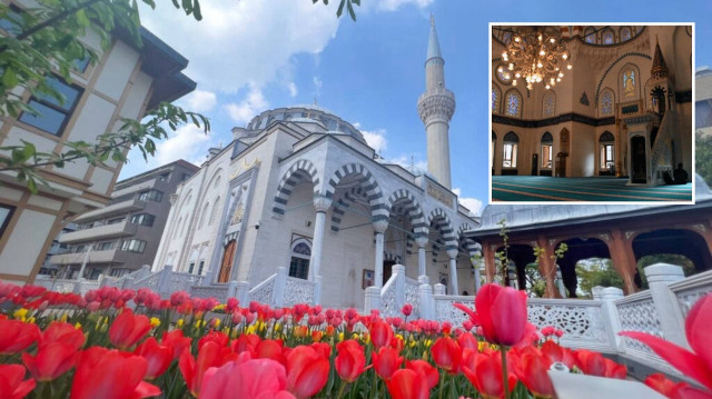 Tokyo Camii'nin açılışının üzerinden tam 25 yıl geçti.