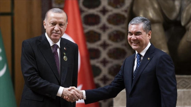 الرئيس أردوغان يبحث العلاقات الثنائية مع الزعيم الوطني لتركمانستان
