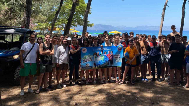 Eğitime katılan öğrenciler ise jandarma ekiplerine teşekkür ederek, doğa ile ilgili edindikleri bilgileri hayatlarında uygulayacaklarını ifade etti.