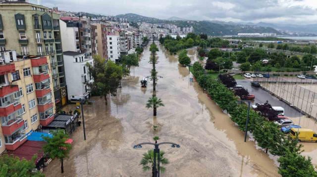 Bakan Uraloğlu'ndan Trabzon'daki sağanak sonrası geçmiş olsun mesajı