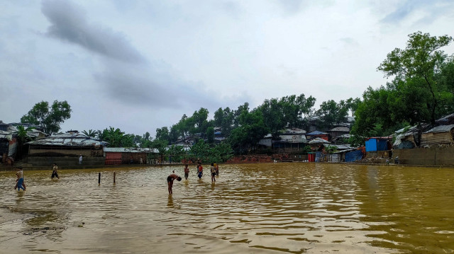 Le HCR alerte sur une situation critique alors que les glissements de terrain et le manque de financement compliquent la réponse humanitaire au Bangladesh.