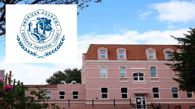 Okul yönetimi, söz konusu LGBT görsellerinin bilgileri dahilinde olmadığını açıkladı