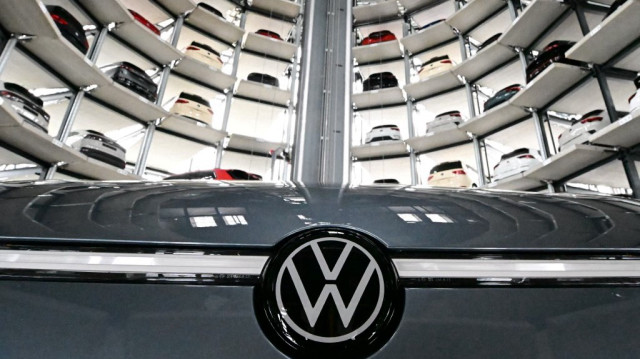 Le constructeur allemand supprime près de 30 % de ses effectifs en Allemagne pour regagner en compétitivité face à la concurrence chinoise et aux défis de l’électrification.