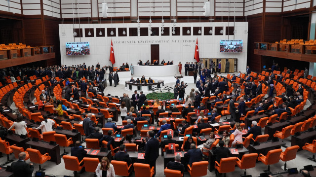 إعادة انتخاب قورتولموش رئيسا للبرلمان التركي