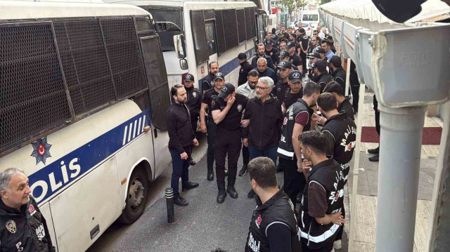 İstanbul'daki yolsuzluk soruşturmalarında gözaltına alınan 36 şüphelinin ifade işlemleri başladı