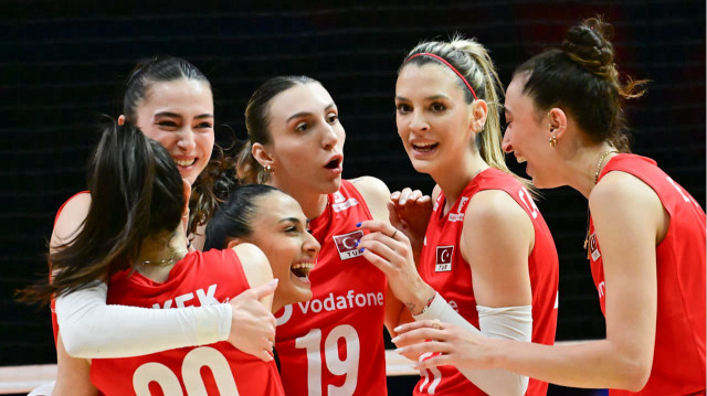 Milliler maç sonu büyük sevinç yaşadı.