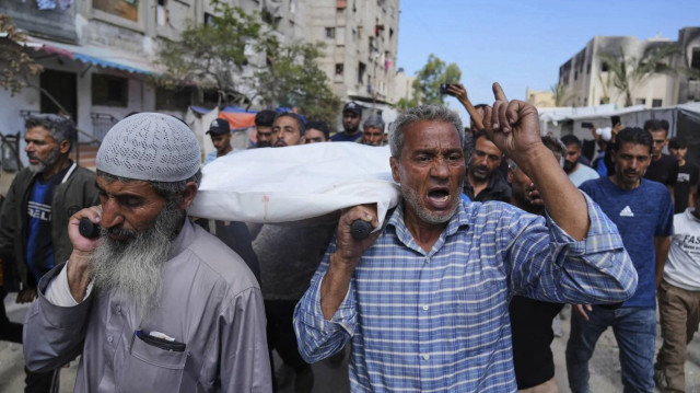 الاحتلال يقتل 10 فلسطينيين بقصف نازحين في مدرسة بخان يونس