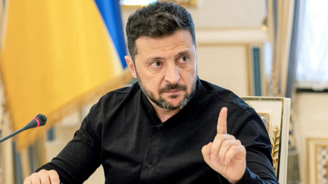 Le président ukrainien Volodymyr Zelensky s'adresse aux médias lors d'une conférence de presse à Kyiv, le 4 juin 2025.