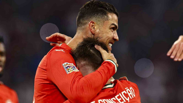 Les joueurs portugais Ronaldo et Conceiçao après la demi-finale de Ligue des nations de l'UEFA entre l'Allemagne et le Portugal, disputée à Munich, le 4 juin 2025.