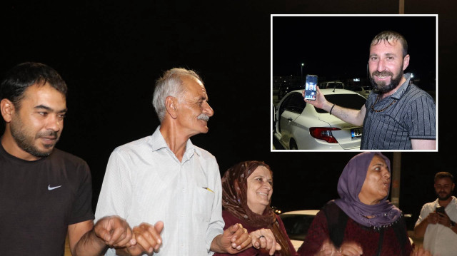 Cezaevi girişine çıkan her araç heyecanla izlendi, kalabalık zaman zaman alkış tuttu, halay çekti.