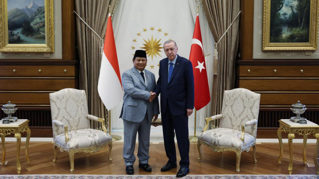 الرئيس أردوغان ونظيره الإندونيسي يبحثان العلاقات الثنائية وملفات دولية
