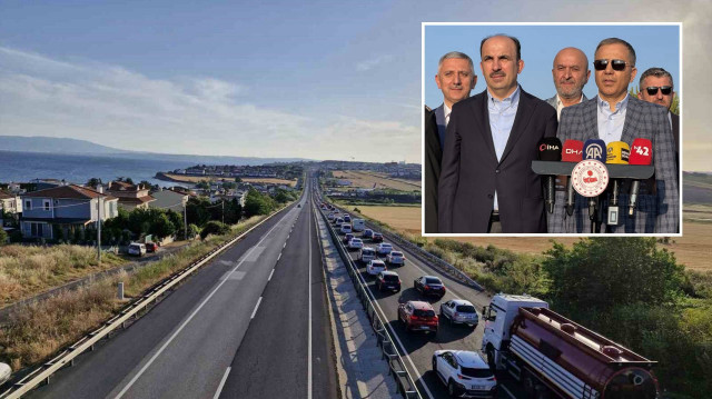 Bakan Yerlikaya, bayram namazı sonrası gazetecilerle de bayramlaştı.