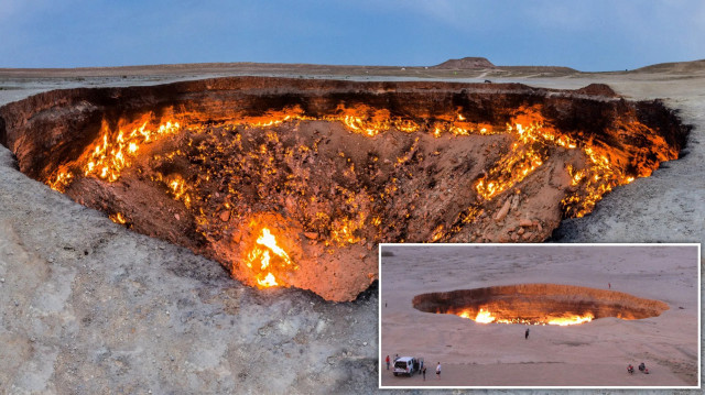 Resmi adıyla “Karakum Parıltısı” olarak bilinen krater, Türkmenistan’ın Karakum Çölü’nde yer alıyor.