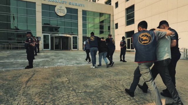 Olayda kullanıldığı değerlendirilen malzemeler de, şüpheli S.G'nin sakladığı bölgede ele geçirildi.