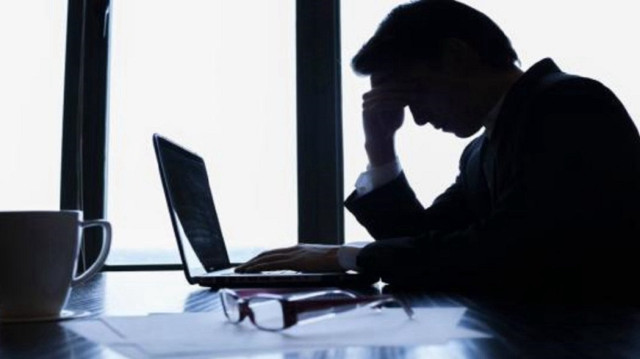 دراسات تشير إلى تغير بنية الدماغ جراء طول ساعات العمل