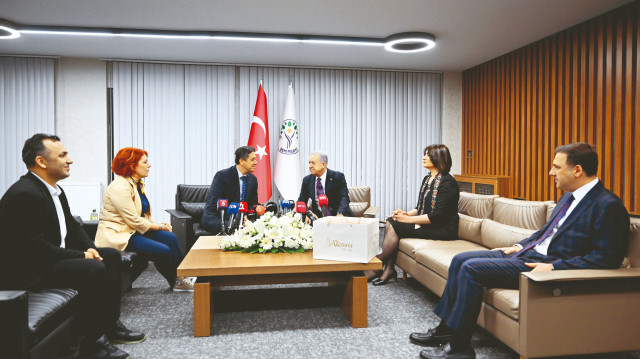 Bayramlaşma programı kapsamında, MHP heyeti, DEM Parti’yi ziyaret etti.