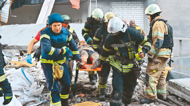 Rusya, önceki gün Ukrayna'nın en büyük kentlerinden Harkov'a, savaş başlangıcıdan bu yana en şiddetli saldırılardan birini gerçekleştirdi.