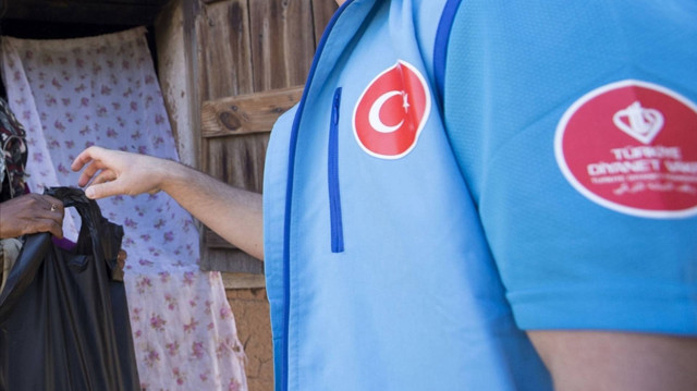 TDV görevlileri, "Müminler ancak kardeştirler" ve "Kurbanını paylaş, kardeşinle yakınlaş" temasıyla düzenlenen "2025 Yılı Vekalet Yoluyla Kurban Kesim Organizasyonu"da bağışı yapılan 4 bin 25 hisse kapsamında 575 büyükbaş hayvanın kesimini Diyarbakır'da sürdürüyor.