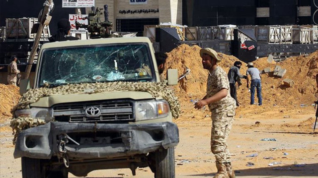 Libya'nın başkenti Trablus'un çeşitli bölgelerinde silahlı gruplar arasında çatışmalar yeniden başlamıştı. Ateşkes komitesi müdahale etti.