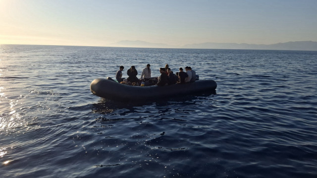 Çanakkale açıklarında 39 düzensiz göçmen kurtarıldı