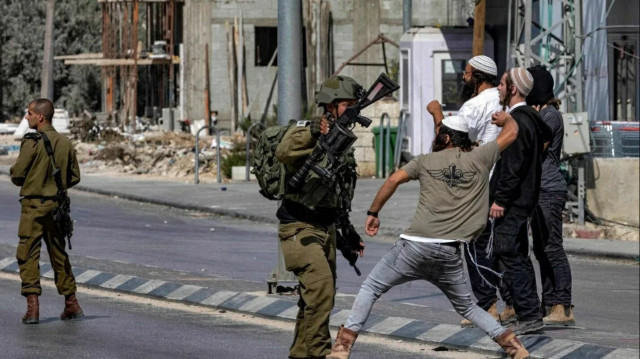إصابة 3 فلسطينيين باعتداء مستوطنين شمالي الضفة