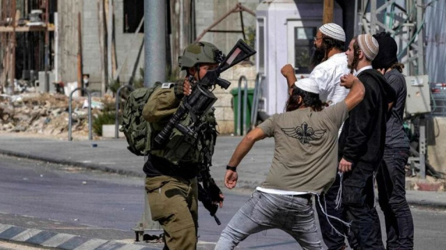 إصابة فلسطينيين اثنين باعتداء مستوطنين إسرائيليين جنوبي الضفة