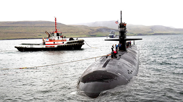 Атомная подлодка ВМС США впервые зашла в порт Исландии. | Фото : USN