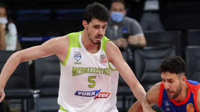 Türk Telekom Basketbol Takımı Emircan Koşut'u renklerine bağladı