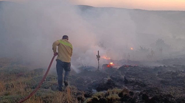 Yangın yaklaşık 1 saatlik müdahalenin ardından söndürüldü.