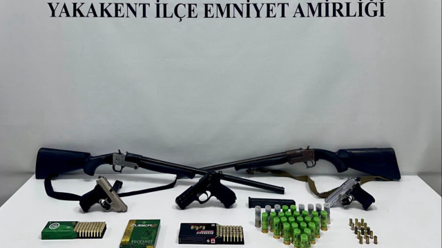 Operasyonda gözaltına alınan A.A, S.B. ve S.S.Ç. emniyete götürüldü.
