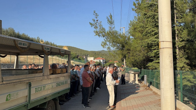 Baba ile oğulun cenaze namazı