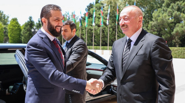 علييف يلتقي الشرع في باكو