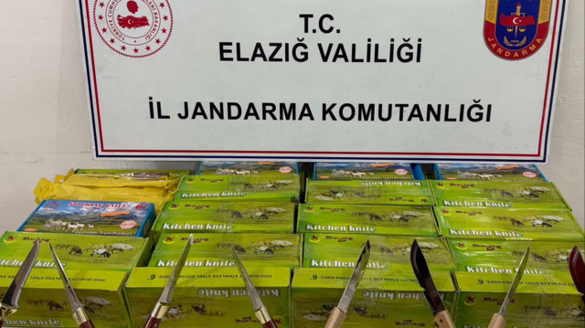 Şüphelilerin jandarmadaki işlemleri sürüyor.