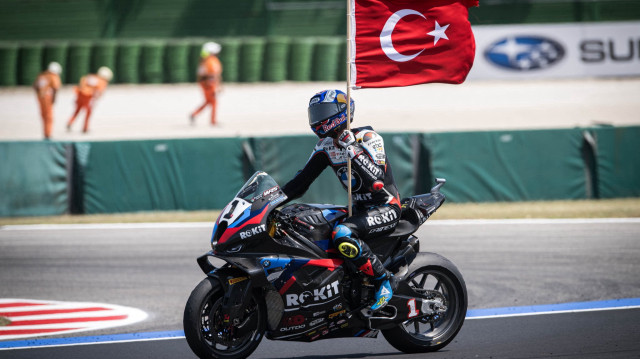 Milli motosikletçi Toprak Razgatlıoğlu