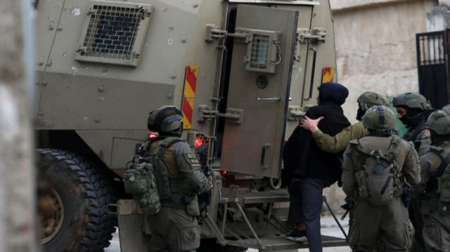 الضفة.. اعتقال 15 فلسطينيا خلال اقتحامات لجيش الاحتلال الإسرائيلي