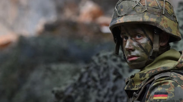 Endişeli bakışlarla bir Alman askeri (Foto: Arşiv)