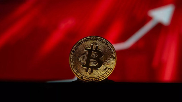 La cryptomonnaie phare poursuit sa progression fulgurante, portée par un regain d’intérêt des investisseurs et une capitalisation de marché en forte hausse.