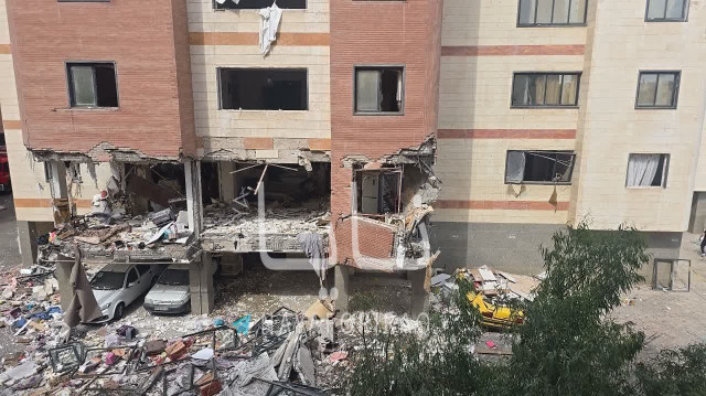 Семь человек пострадали в результате взрыва в жилом доме в Иране.