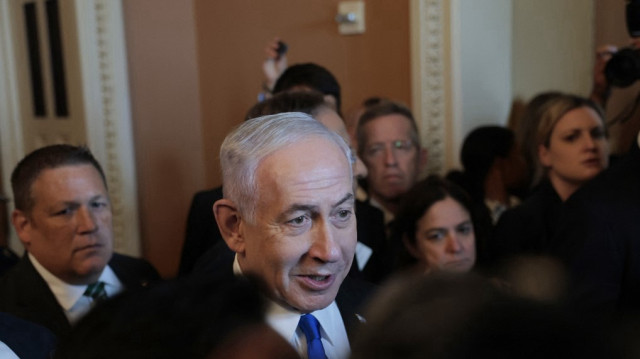 Le Premier ministre israélien Benjamin Netanyahu s'adresse aux journalistes avant de se rendre à une réunion avec des sénateurs au Capitole américain, le 9 juillet 2025 à Washington, DC.