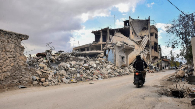 Les frappes aériennes israéliennes menées mardi dans l’est du Liban ont visé un camp de réfugiés syriens, en violation du cessez-le-feu.