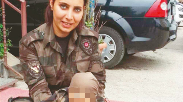 Demet Sezen ve oğlu