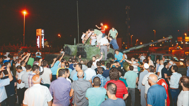 15 Temmuz gecesi hain darbe girişimine direnen bazı vatandaşlar