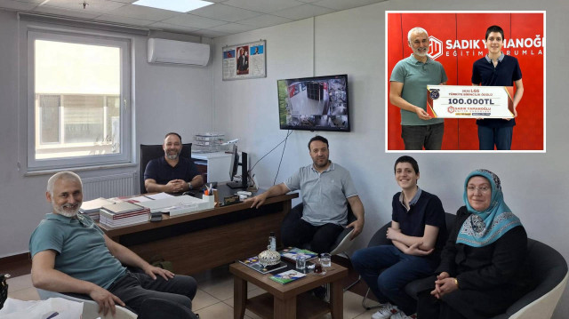LGS'de 500 tam puan alarak şampiyonlar arasına giren Ömer Nadi Yılmaz, aldığı 100 bin
TL para ödülünü Yetim Vakfı'na bağışladı.