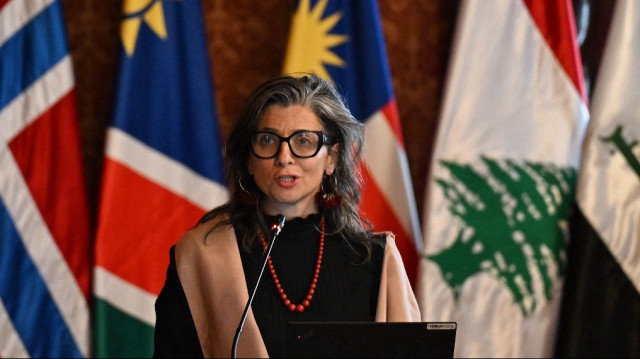 Francesca Albanese, rapporteuse spéciale des Nations Unies sur la situation des droits de l'homme dans les territoires palestiniens, s'exprime lors de la conférence d'urgence du Groupe de La Haye au palais San Carlos à Bogota, le 15 juillet 2025.