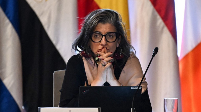 Francesca Albanese, Rapporteur spécial des Nations Unies sur la situation des droits de l'homme dans les territoires palestiniens, s'exprime lors de la conférence d'urgence du Groupe de La Haye au Palais San Carlos à Bogota le 15 juillet 2025.