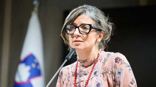 Francesca Albanese, Rapporteuse spéciale des Nations Unies sur la situation des droits de l'homme dans les territoires palestiniens, fait une déclaration après avoir rencontré le Groupe d'amitié avec la Palestine du Parlement slovène, à Ljubljana, le 10 juillet 2025.