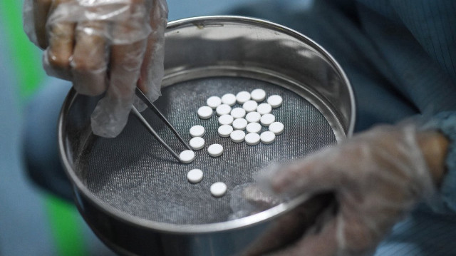 Des millions de doses de traitements oraux contre le Covid-19 ont été gaspillées, faute d'utilisation, après le déclassement de la maladie par les autorités sanitaires japonaises.