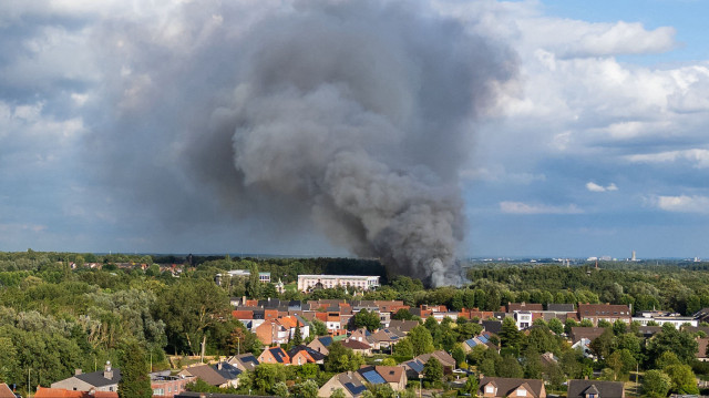 Tomorrowland öncesi yangın: Festivalin ana sahnesi kül oldu