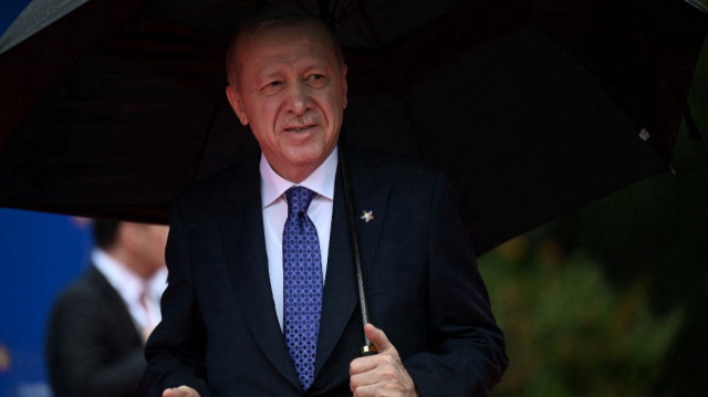 Le président turc Recep Tayyip Erdogan arrive au sommet de la Communauté politique européenne (CPE), à Tirana, le 16 mai 2025.