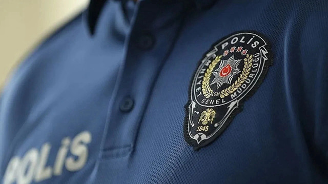 Polisi darbeden baba ile oğlu cumhuriyet savcısının talimatıyla ifadeleri alınarak serbest bırakıldı.